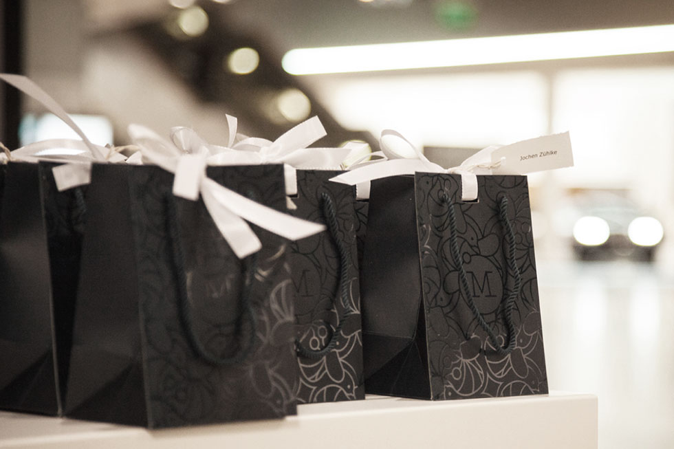 ueber uns offenes Geschenk 