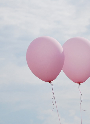 Luftballons mit Himmel